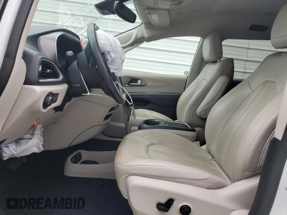 2021 Chrysler Pacifica Touring L with VIN 2C4RC1BG7MR606731, listed as a Copart auction lot 48249895 with 26,026 mi miles and Non Repairable. Bid and sale history available at DreamBid. Image 7.
