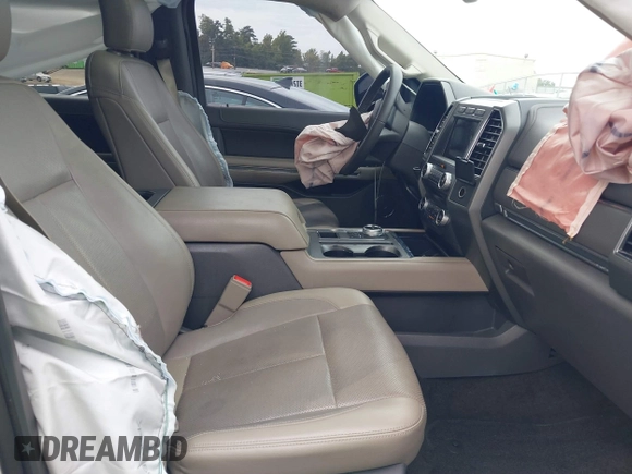 2018 Ford Expedition XLT with VIN 1FMJU1HT9JEA48285, listed as a IAAI auction lot 40282104 with 79,476 mi miles. Bid and sale history available at carsss.com. Image 5.