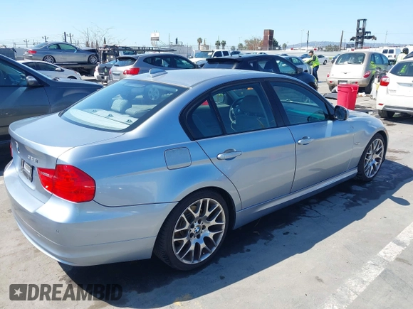 2009 BMW 3 Series 328i with VIN WBAPH77509NM27323, listed as a IAAI auction lot 41991774 with 96,217 mi miles. Bid and sale history available at carsss.com. Image 4.
