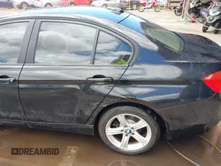 2013 BMW 3 Series 328i xDrive z VIN WBA3B3C52DF536321, wystawiony jako IAAI lot #42004170 z przebiegiem 70 985 mil mil oraz . Historia ofert i sprzedaży dostępna na DreamBid. Obrazek 6.