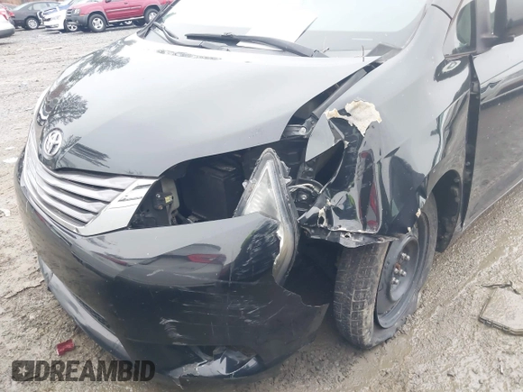 2017 Toyota Sienna XLE Auto Access Seat z VIN 5TDYZ3DC4HS784545, wystawiony jako IAAI lot #41427309 z przebiegiem 85 244 mil mil oraz . Historia ofert i sprzedaży dostępna na DreamBid. Obrazek 6.