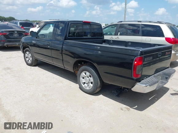 2000 Nissan Frontier XE z VIN 1N6DD26S7YC359637, wystawiony jako IAAI lot #42752725 z przebiegiem 340 199 mil mil oraz . Historia ofert i sprzedaży dostępna na DreamBid. Obrazek 3.
