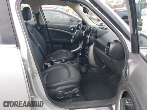 2013 MINI Countryman with VIN WMWZB3C5XDWM09519, listed as a IAAI auction lot 42665715 with 127,891 mi miles and . Bid and sale history available at DreamBid. Image 5.