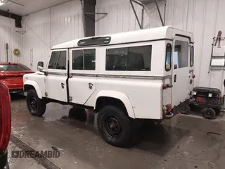 1983 Land Rover Defender with VIN SALLDHAG8AA190593, listed as a IAAI auction lot 42166804 with Not provided miles and . Bid and sale history available at DreamBid. Image 3.