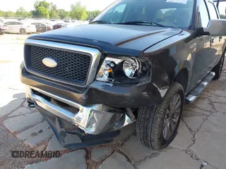 2006 Ford F-150 XLT z VIN 1FTPW14VX6KD64920, wystawiony jako IAAI lot #42181183 z przebiegiem 383 846 mil mil oraz . Historia ofert i sprzedaży dostępna na DreamBid. Obrazek 6.