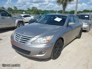 2009 Hyundai Genesis with VIN KMHGC46F19U054949, listed as a IAAI auction lot 41962104 with 95,924 mi miles. Bid and sale history available at carsss.com. Image 2.