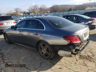 2018 Mercedes-Benz E-Class E 300 with VIN WDDZF4JB1JA358433, listed as a Copart auction lot 71467222 with 60,742 mi miles. Bid and sale history available at carsss.com. Image 2.