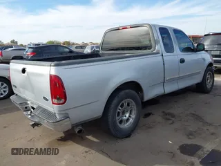 2001 Ford F-150 XL z VIN 1FTRX17W61NA73638, wystawiony jako IAAI lot #41543338 z przebiegiem Nie podano mil oraz . Historia ofert i sprzedaży dostępna na DreamBid. Obrazek 4.