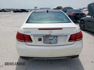 2014 Mercedes-Benz E 350 z VIN WDDKJ5KB9EF248551, wystawiony jako Copart lot #52093305 z przebiegiem 164 110 mil mil oraz Szkoda całkowita • Salvage title. Historia ofert i sprzedaży dostępna na DreamBid. Obrazek 6.