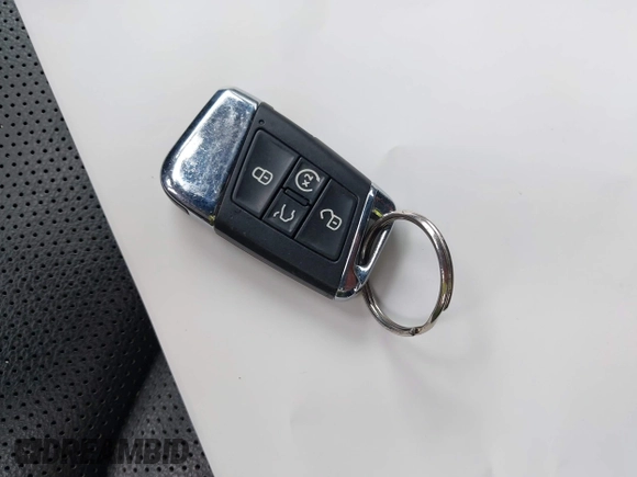 2021 Volkswagen Atlas SEL Premium R-Line с VIN 1V2FE2CA0MC223881, выставлен на аукционе IAAI как лот 42257435 с пробегом 81 674 миль миль и . История ставок и продаж доступна на DreamBid. Изображение 11.