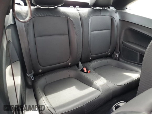 2016 Volkswagen Beetle SE с VIN 3VWJ17AT5GM635173, выставлен на аукционе Copart как лот 50419645 с пробегом 77 583 миль миль и Списание • Salvage title. История ставок и продаж доступна на DreamBid. Изображение 10.