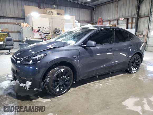 2023 Tesla Model Y Long Range z VIN 7SAYGAEE3PF968231, wystawiony jako Copart lot #45811385 z przebiegiem Nie podano mil oraz Szkoda całkowita • Salvage title. Historia ofert i sprzedaży dostępna na DreamBid. Obrazek 1.