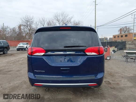 2018 Chrysler Pacifica Touring L with VIN 2C4RC1BG8JR271328, listed as a IAAI auction lot 41961546 with 84,740 mi miles and . Bid and sale history available at DreamBid. Image 16.