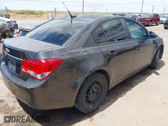 2014 Chevrolet Cruze LS z VIN 1G1PA5SHXE7169770, wystawiony jako IAAI lot #42356023 z przebiegiem 180 218 mil mil oraz . Historia ofert i sprzedaży dostępna na DreamBid. Obrazek 4.