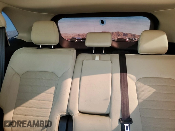 2016 Ford Edge SE с VIN 2FMPK3G9XGBB78663, выставлен на аукционе Copart как лот 57715695 с пробегом 71 746 миль миль и Списание • Salvage title. История ставок и продаж доступна на DreamBid. Изображение 10.