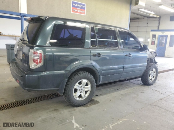 2006 Honda Pilot LX with VIN 5FNYF18106B010753, listed as a Copart auction lot 49246495 with 253,578 mi miles and Salvage Title. Bid and sale history available at carsss.com. Image 3.