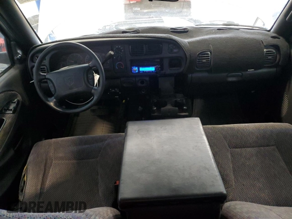2001 Dodge 1500 z VIN 3B7HF13Z11G165621, wystawiony jako Copart lot #52585255 z przebiegiem 232 673 mil mil oraz Szkoda całkowita • Salvage title. Historia ofert i sprzedaży dostępna na DreamBid. Obrazek 8.