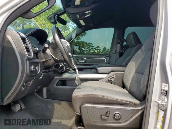 2022 Ram 1500 Lone Star z VIN 1C6RREFT0NN276630, wystawiony jako Copart lot #58753925 z przebiegiem 66 293 mil mil oraz Czysty tytuł • Clean title. Historia ofert i sprzedaży dostępna na DreamBid. Obrazek 7.