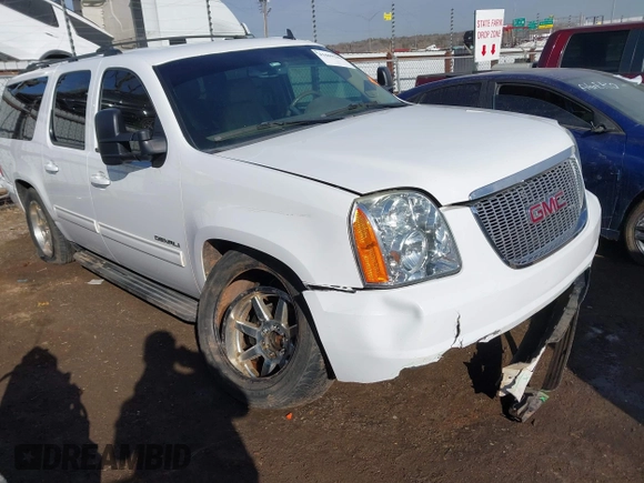 2014 GMC Yukon XL SLT with VIN 1GKS1KE00ER125405, listed as a IAAI auction lot 41609280 with 221,690 mi miles. Bid and sale history available at carsss.com. Image 1.