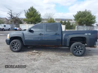 2009 Chevrolet Silverado 1500 LT with VIN 2GCEK23M691103807, listed as a IAAI auction lot 41733748 with 254,400 mi miles and . Bid and sale history available at DreamBid. Image 14.