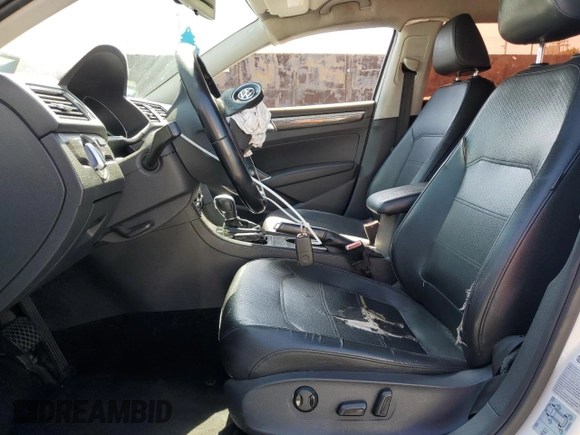 2016 Volkswagen Passat SE с VIN 1VWBT7A35GC024737, выставлен на аукционе Copart как лот 61588285 с пробегом 157 573 миль миль и Списание • Salvage title. История ставок и продаж доступна на DreamBid. Изображение 7.