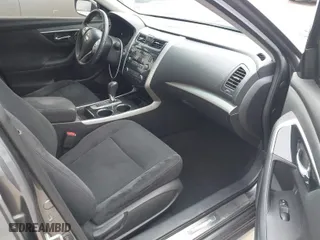 2014 Nissan Altima 2.5 S with VIN 1N4AL3AP3EN224873, listed as a IAAI auction lot 41870771 with 322,201 mi miles. Bid and sale history available at carsss.com. Image 5.