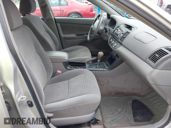 2006 Toyota Camry STD with VIN 4T1BE32K26U670270, listed as a IAAI auction lot 42185538 with 203,431 mi miles. Bid and sale history available at carsss.com. Image 5.
