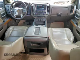 2019 Chevrolet Silverado 3500HD LTZ z VIN 1GC4KXEYXKF162334, wystawiony jako Copart lot #57186785 z przebiegiem 129 564 mil mil oraz Szkoda całkowita • Salvage title. Historia ofert i sprzedaży dostępna na DreamBid. Obrazek 8.
