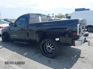 2009 Chevrolet Silverado 1500 with VIN 1GCEC24C29Z205003, listed as a IAAI auction lot 42031245 with 123,278 mi miles and . Bid and sale history available at DreamBid. Image 15.