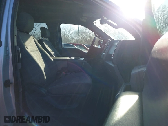 2016 Ford F-150 XLT with VIN 1FTFX1EF5GKF51418, listed as a IAAI auction lot 41737982 with 1 mi miles. Bid and sale history available at carsss.com. Image 5.