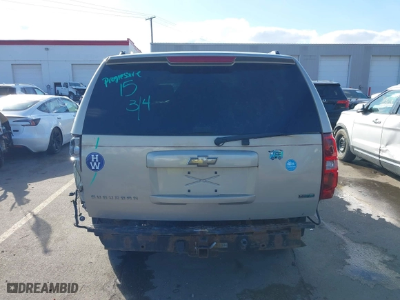 2010 Chevrolet Suburban LT with VIN 1GNUKJE35AR260614, listed as a IAAI auction lot 41835589 with 225,255 mi miles. Bid and sale history available at carsss.com. Image 16.