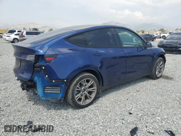 2024 Tesla Model Y z VIN 7SAYGDED3RF006264, wystawiony jako Copart lot #55210365 z przebiegiem 19 394 mil mil oraz Szkoda całkowita • Salvage title. Historia ofert i sprzedaży dostępna na DreamBid. Obrazek 3.
