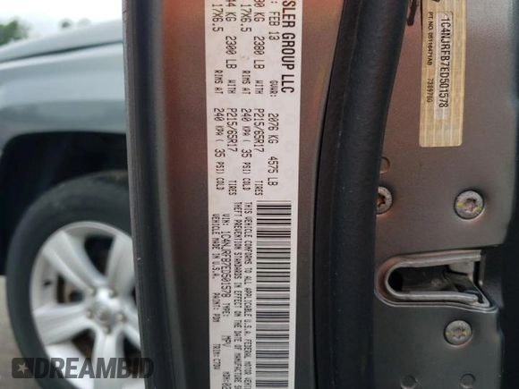 2014 Jeep Patriot Latitude z VIN 1C4NJRFB7ED501578, wystawiony jako Copart lot #63308005 z przebiegiem 76 100 mil mil oraz Szkoda całkowita • Salvage title. Historia ofert i sprzedaży dostępna na DreamBid. Obrazek 13.