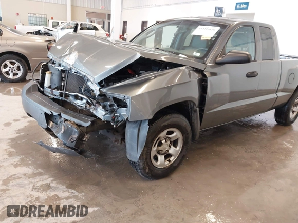 2005 Dodge Dakota ST with VIN 1D7HE22KX5S108948, listed as a IAAI auction lot 41588626 with 149,594 mi miles and . Bid and sale history available at DreamBid. Image 17.