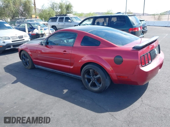 2006 Ford Mustang Standard with VIN 1ZVFT80N765234950, listed as a IAAI auction lot 42036111 with 187,884 mi miles. Bid and sale history available at carsss.com. Image 3.