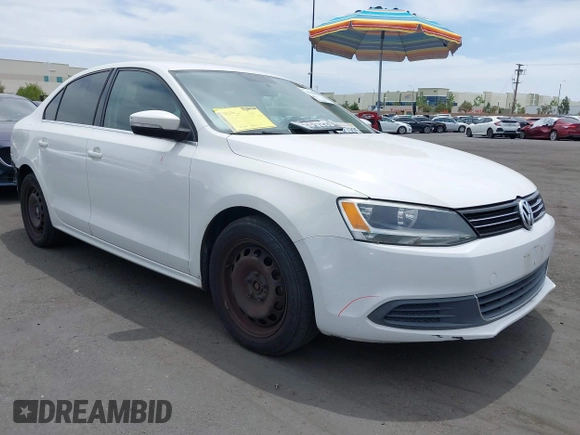 2013 Volkswagen Jetta SE with VIN 3VWDP7AJ8DM408355, listed as a IAAI auction lot 42229050 with 186,851 mi miles and . Bid and sale history available at DreamBid. Image 1.