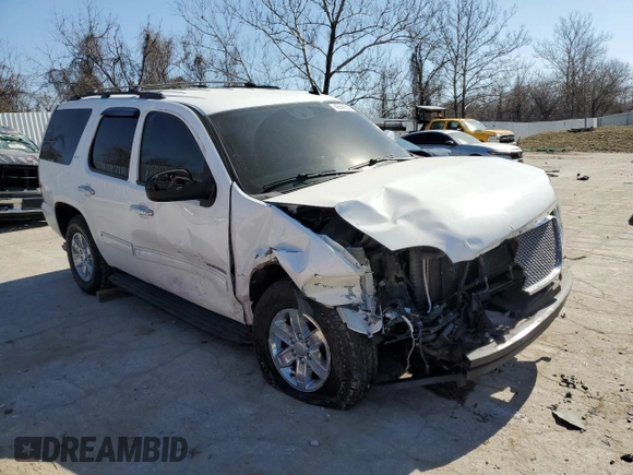 2013 GMC Yukon SLT with VIN 1GKS2CE04DR339542, listed as a Copart auction lot 48569335 with 211,132 mi miles and Salvage Title. Bid and sale history available at carsss.com. Image 4.