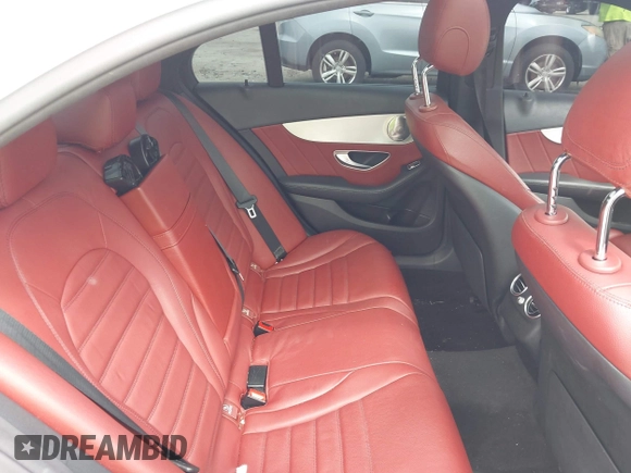 2019 Mercedes-Benz C 300 z VIN 55SWF8EB4KU318644, wystawiony jako IAAI lot #42627064 z przebiegiem 60 400 mil mil oraz . Historia ofert i sprzedaży dostępna na DreamBid. Obrazek 8.