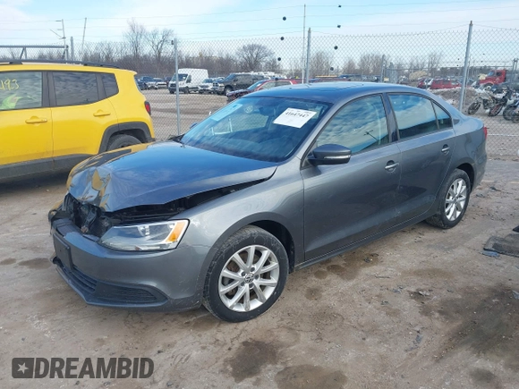 2012 Volkswagen Jetta SE с VIN 3VWDX7AJXCM358671, выставлен на аукционе IAAI как лот 41647447 с пробегом 105 722 миль миль и . История ставок и продаж доступна на DreamBid. Изображение 17.