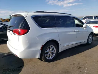 2017 Chrysler Pacifica Touring-L with VIN 2C4RC1BG7HR579133, listed as a Copart auction lot 70061814 with 119,393 mi miles and Salvage Title. Bid and sale history available at carsss.com. Image 3.
