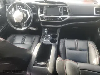 2019 Toyota Highlander SE with VIN 5TDJZRFHXKS603968, listed as a Copart auction lot 87712445 with 70,763 mi miles and Salvage Title. Bid and sale history available at carsss.com. Image 8.