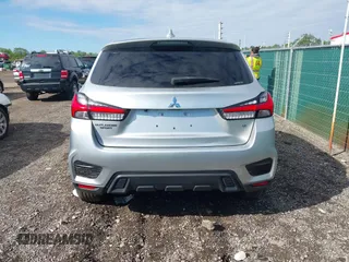2021 Mitsubishi Outlander ES z VIN JA4ARUAU7MU017700, wystawiony jako IAAI lot #42320238 z przebiegiem 120 999 mil mil oraz . Historia ofert i sprzedaży dostępna na DreamBid. Obrazek 16.