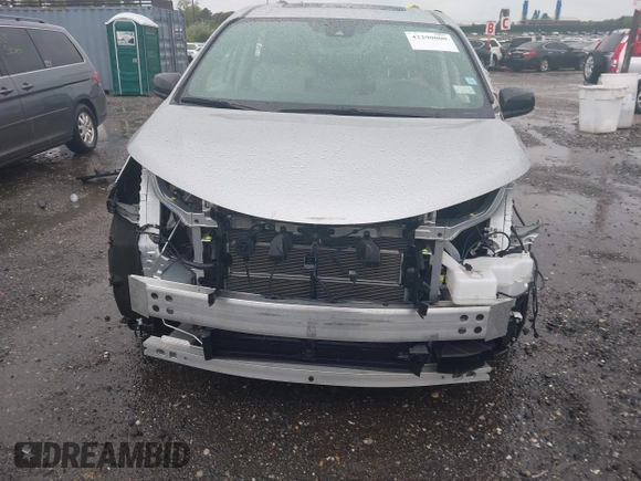 2023 Toyota Sienna XSE with VIN 5TDDSKFC8PS106342, listed as a IAAI auction lot 42290000 with 13,420 mi miles and . Bid and sale history available at DreamBid. Image 18.