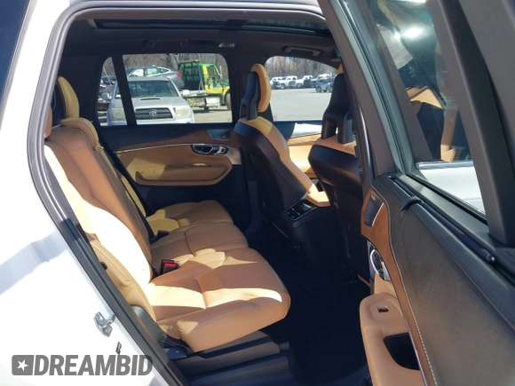 2017 Volvo XC90 Inscription with VIN YV4A22PL8H1166537, listed as a IAAI auction lot 41759108 with 171,106 mi miles. Bid and sale history available at carsss.com. Image 8.