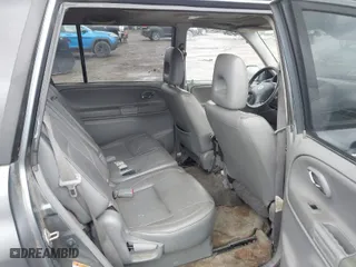 2005 Suzuki XL-7 LX with VIN JS3TY92V054102693, listed as a IAAI auction lot 41502628 with 253,467 mi miles. Bid and sale history available at carsss.com. Image 8.