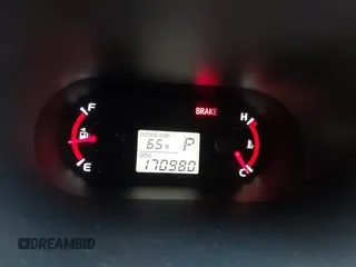 2013 Toyota Matrix S z VIN 2T1KE4EEXDC050213, wystawiony jako IAAI lot #42142649 z przebiegiem 170 980 mil mil oraz . Historia ofert i sprzedaży dostępna na DreamBid. Obrazek 15.
