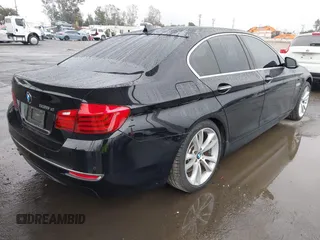 2014 BMW 5 Series 535d z VIN WBAXA5C5XED689221, wystawiony jako IAAI lot #41782273 z przebiegiem 116 510 mil mil oraz . Historia ofert i sprzedaży dostępna na DreamBid. Obrazek 4.