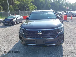 2024 Volkswagen Atlas SEL Premium R-Line with VIN 1V2FR2CA2RC598392, listed as a IAAI auction lot 42418130 with 5,007 mi miles and . Bid and sale history available at DreamBid. Image 12.