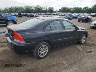2007 Volvo S60 2.5L Turbo with VIN YV1RH592072606327, listed as a Copart auction lot 70507484 with 127,729 mi miles and Non Repairable. Bid and sale history available at carsss.com. Image 3.