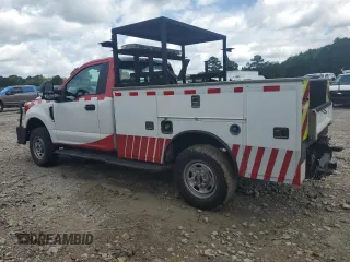 2017 Ford F-250 XLT with VIN 1FTBF2BT4HEE94906, listed as a Copart auction lot 60002685 with 297,339 mi miles and Clean title. Bid and sale history available at DreamBid. Image 2.